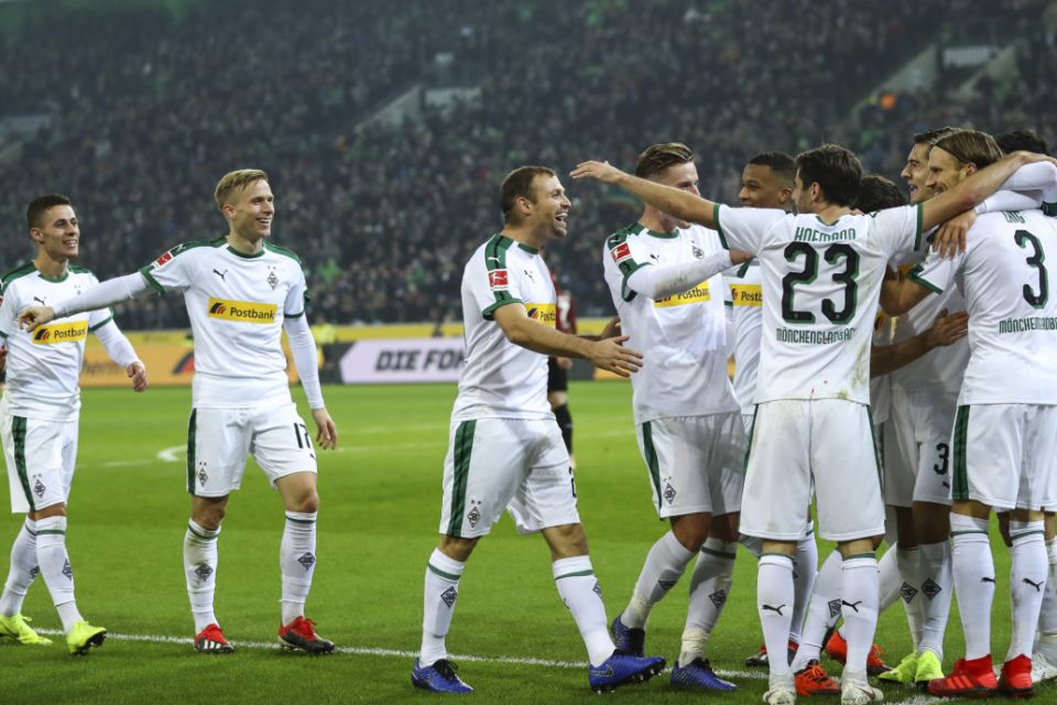 Borussia Monchengladbach players offer to forgo wages during coronavirus